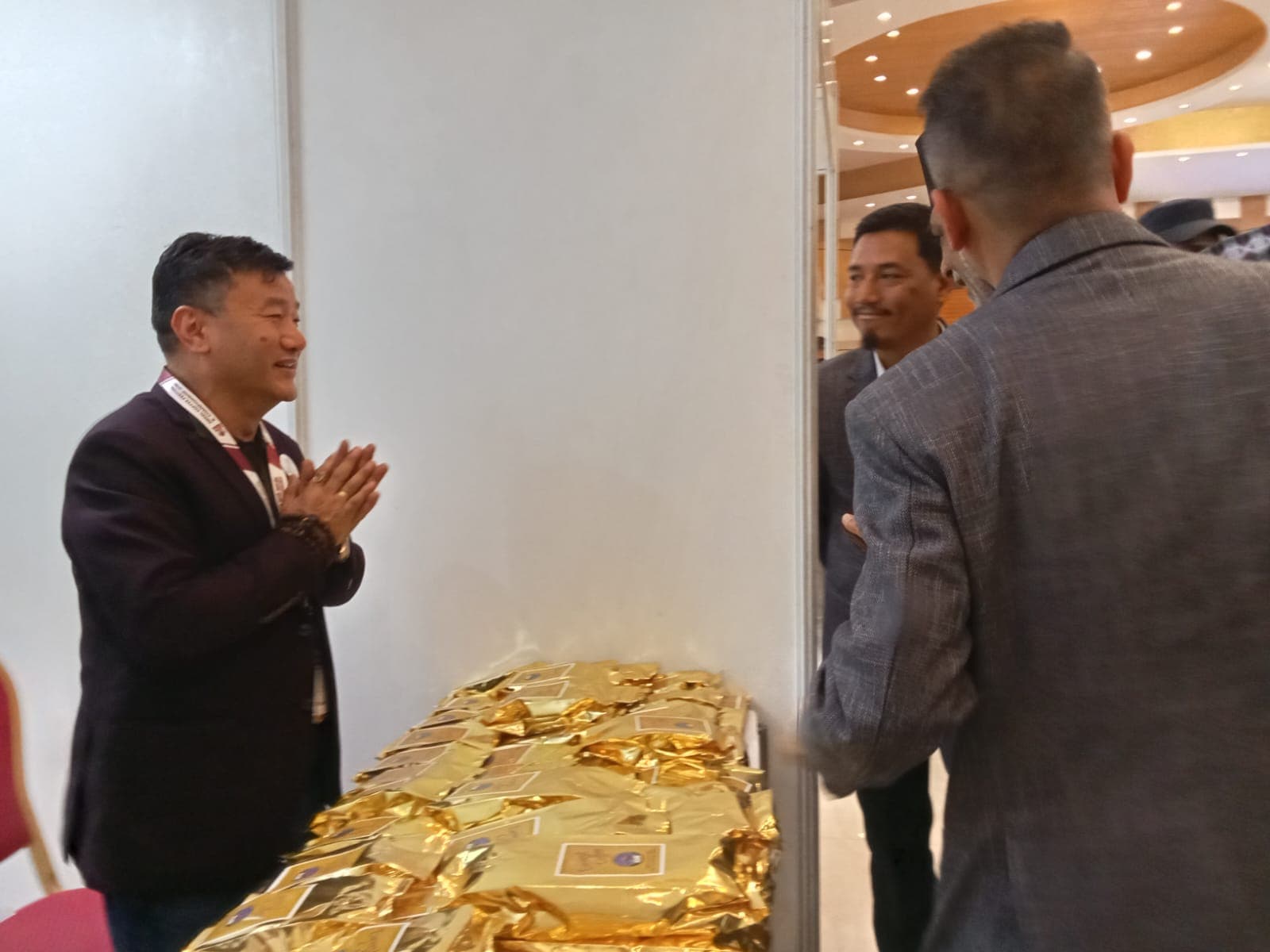 Everest Coffee Mill cupping session with guests